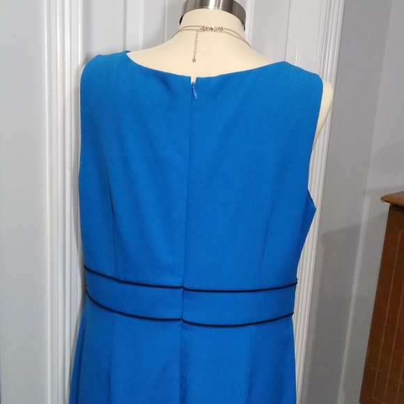 Kasper women's crew neck sleeveless blue dress - Picture 3 of 9